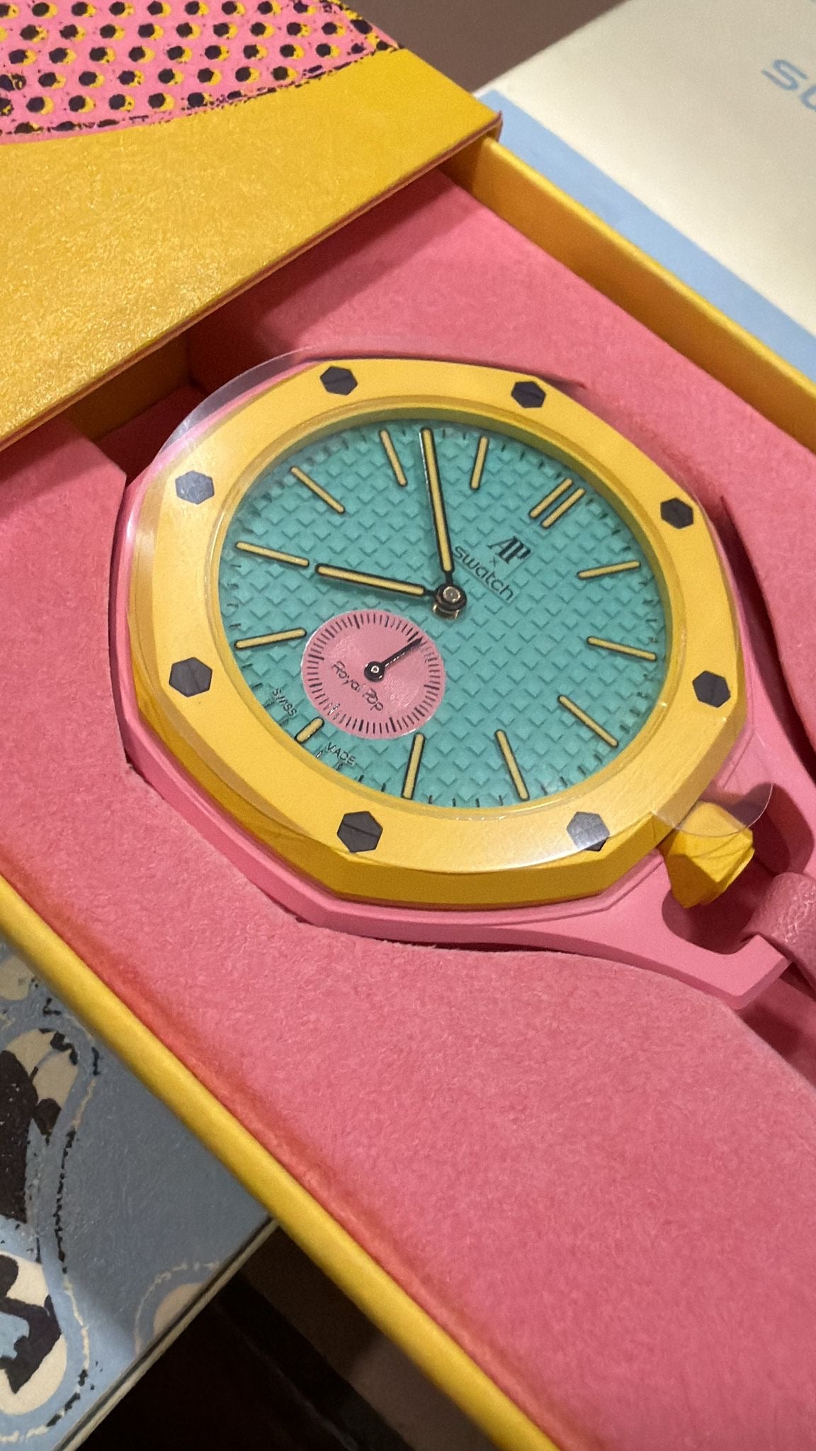 Swatch × Audemars Piguet Bioceramic
Royal Pop Savonnette Otg Roz